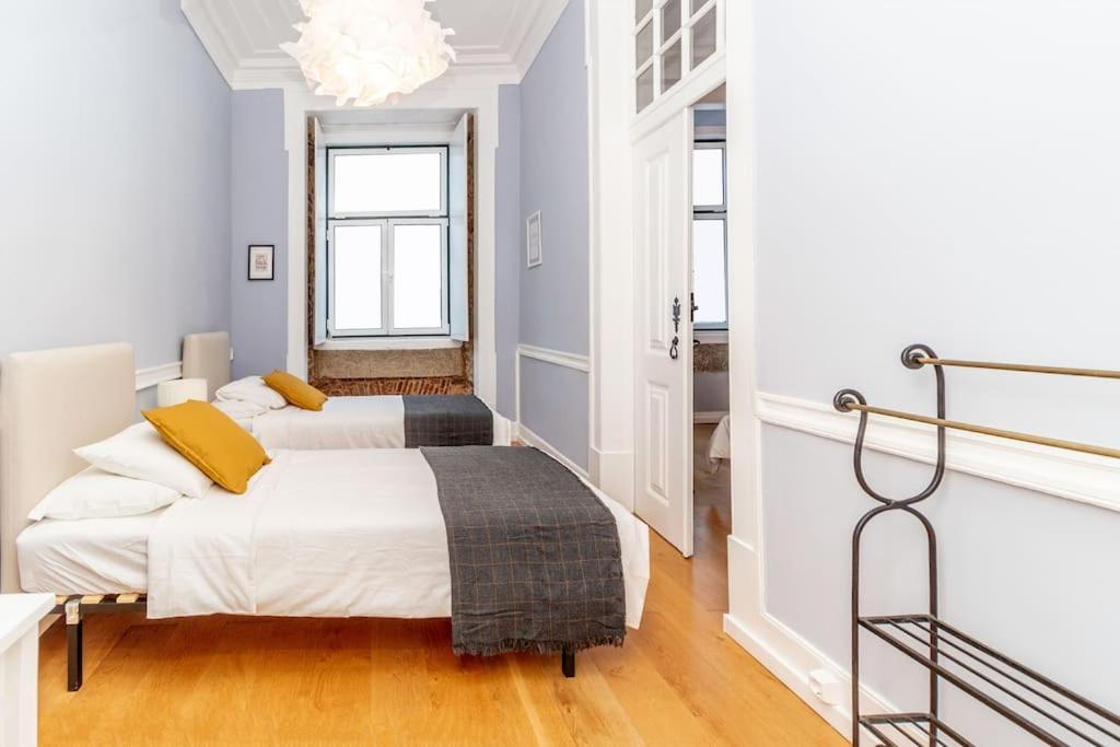 Sj2dee Heart Of Baixa New Air Conditioning Spacious 2 Apts 4br2ba Apartment