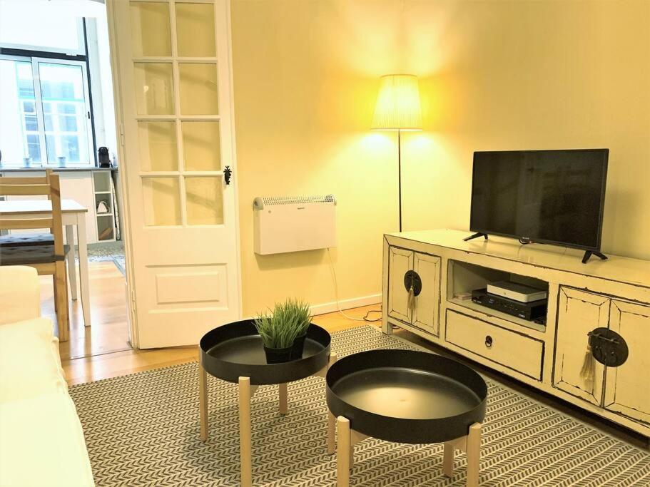 Apartment Sj2dee Heart Of Baixa New Air Conditioning Spacious 2 Apts 4br2ba *