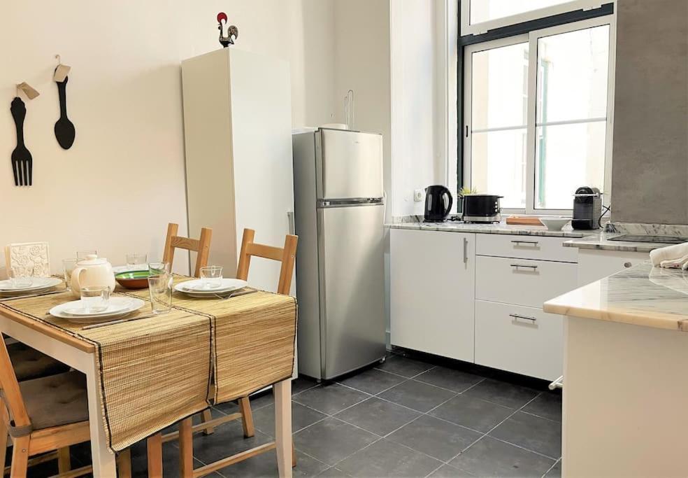 Sj2dee Heart Of Baixa New Air Conditioning Spacious 2 Apts 4br2ba * Lizbona